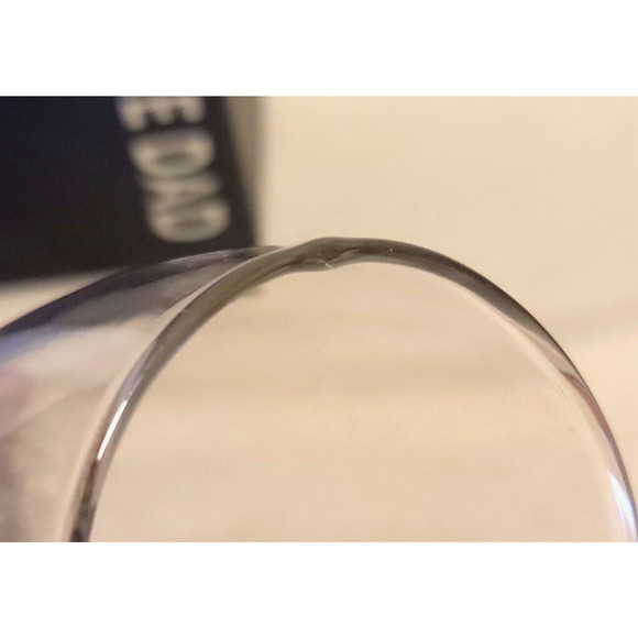 Onebttl Beer Glass "DNA Doesn’t Make A Father, Love Does" Imperfection on Lip - Picture 6 of 6